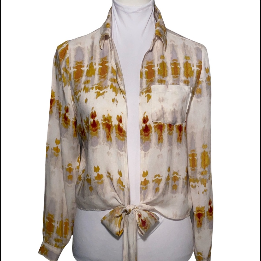 William B women’s top. Size small.